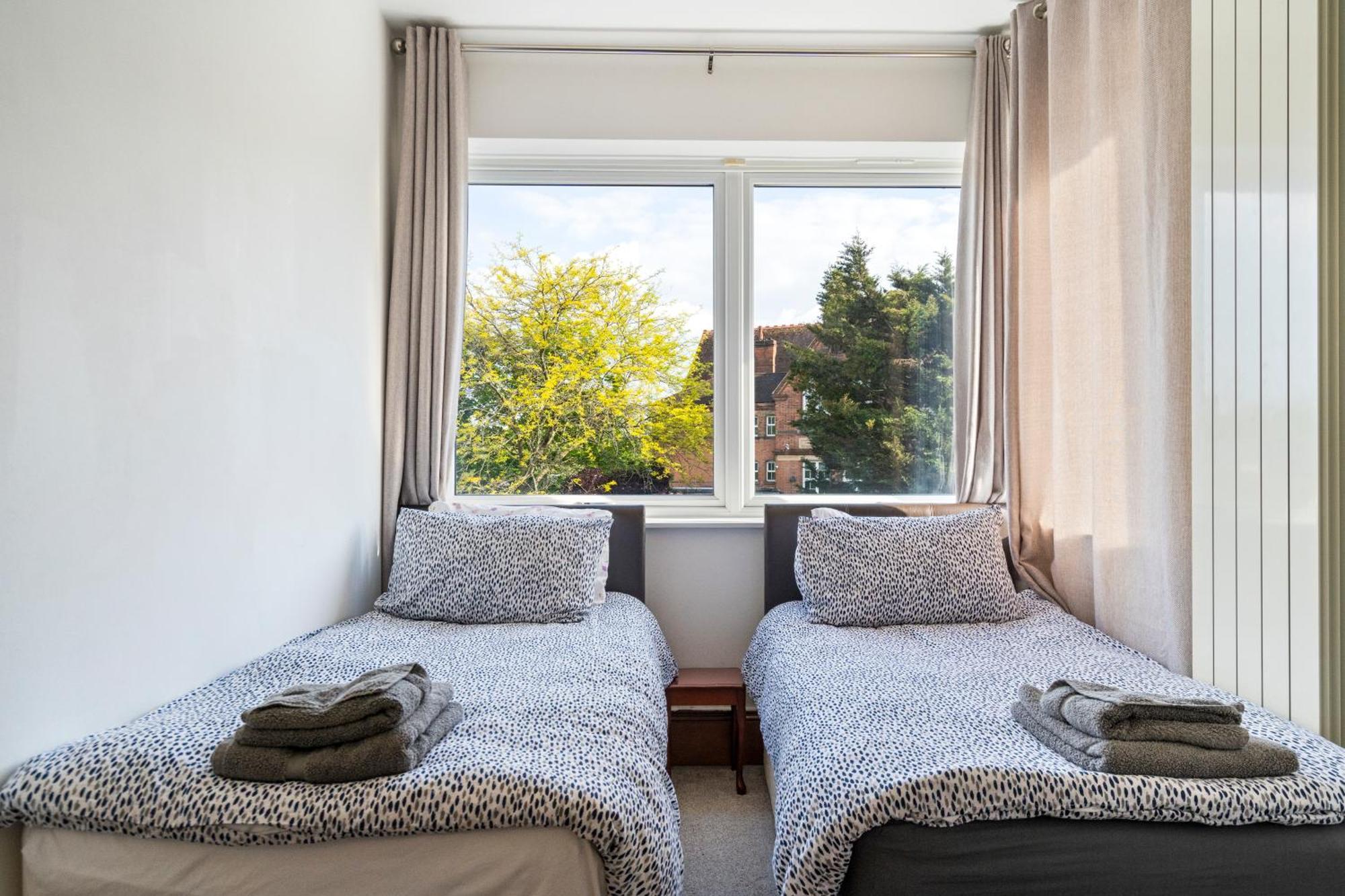 Modern 2 Bedroom Apartment In Mitcham, London Esterno foto