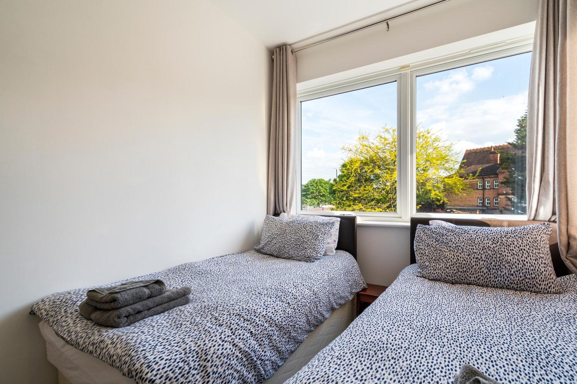 Modern 2 Bedroom Apartment In Mitcham, London Esterno foto