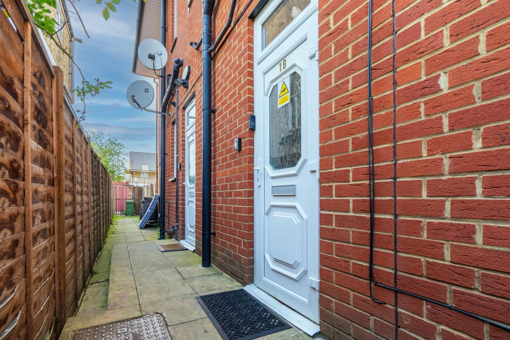 Modern 2 Bedroom Apartment In Mitcham, London Esterno foto