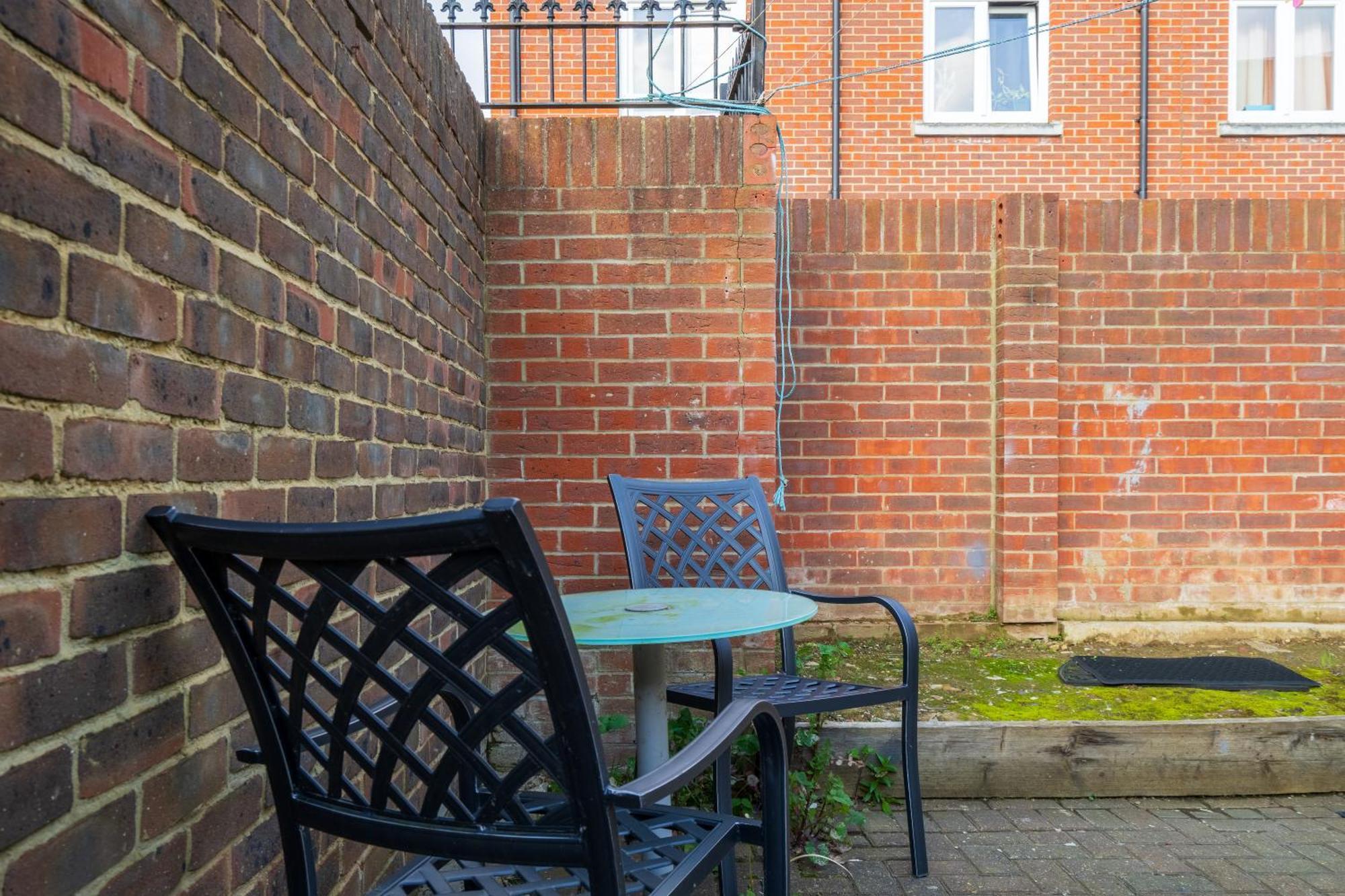 Modern 2 Bedroom Apartment In Mitcham, London Esterno foto