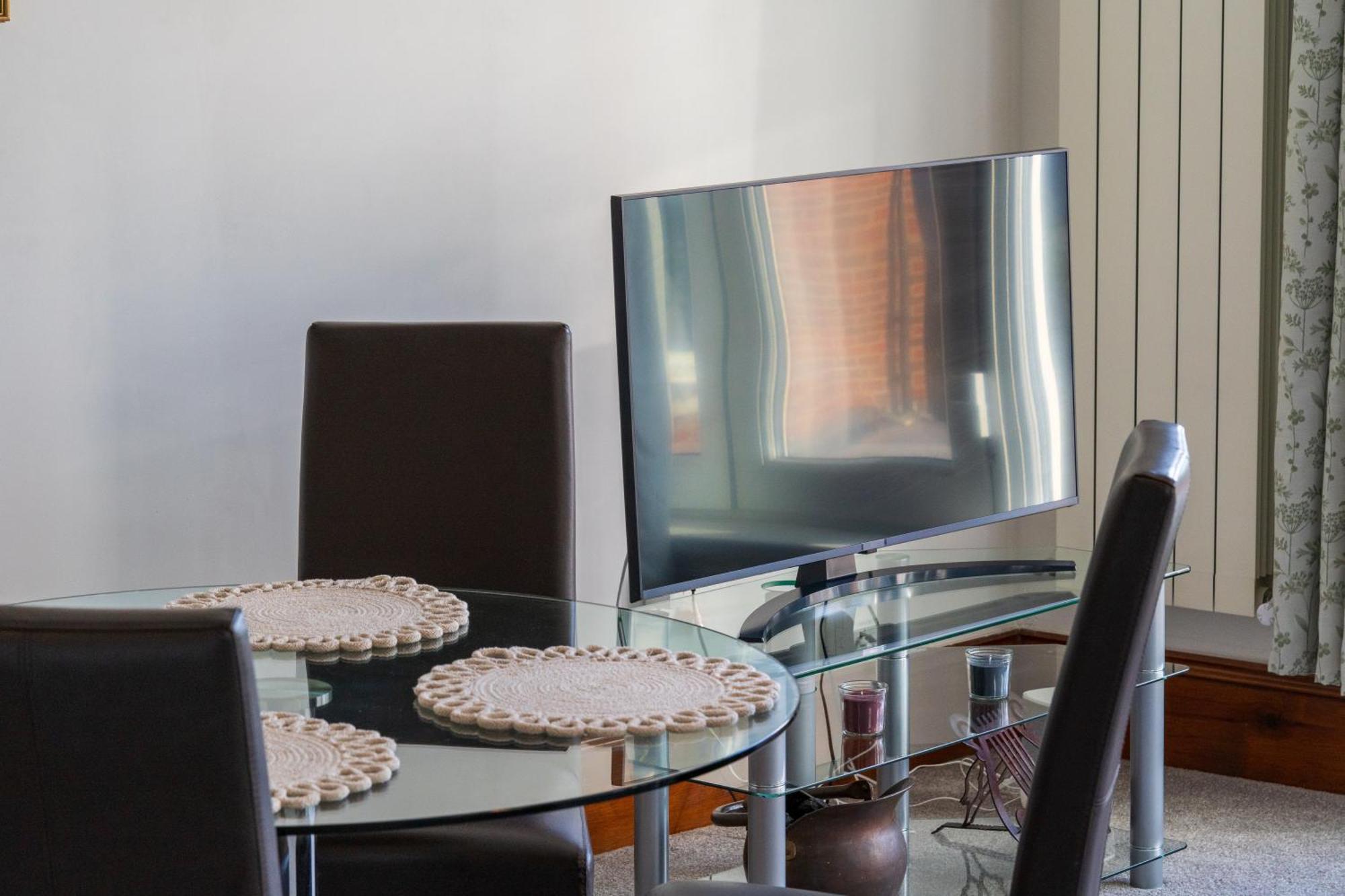 Modern 2 Bedroom Apartment In Mitcham, London Esterno foto