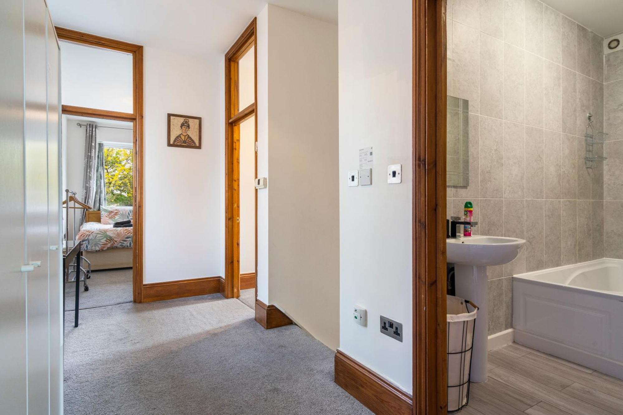 Modern 2 Bedroom Apartment In Mitcham, London Esterno foto