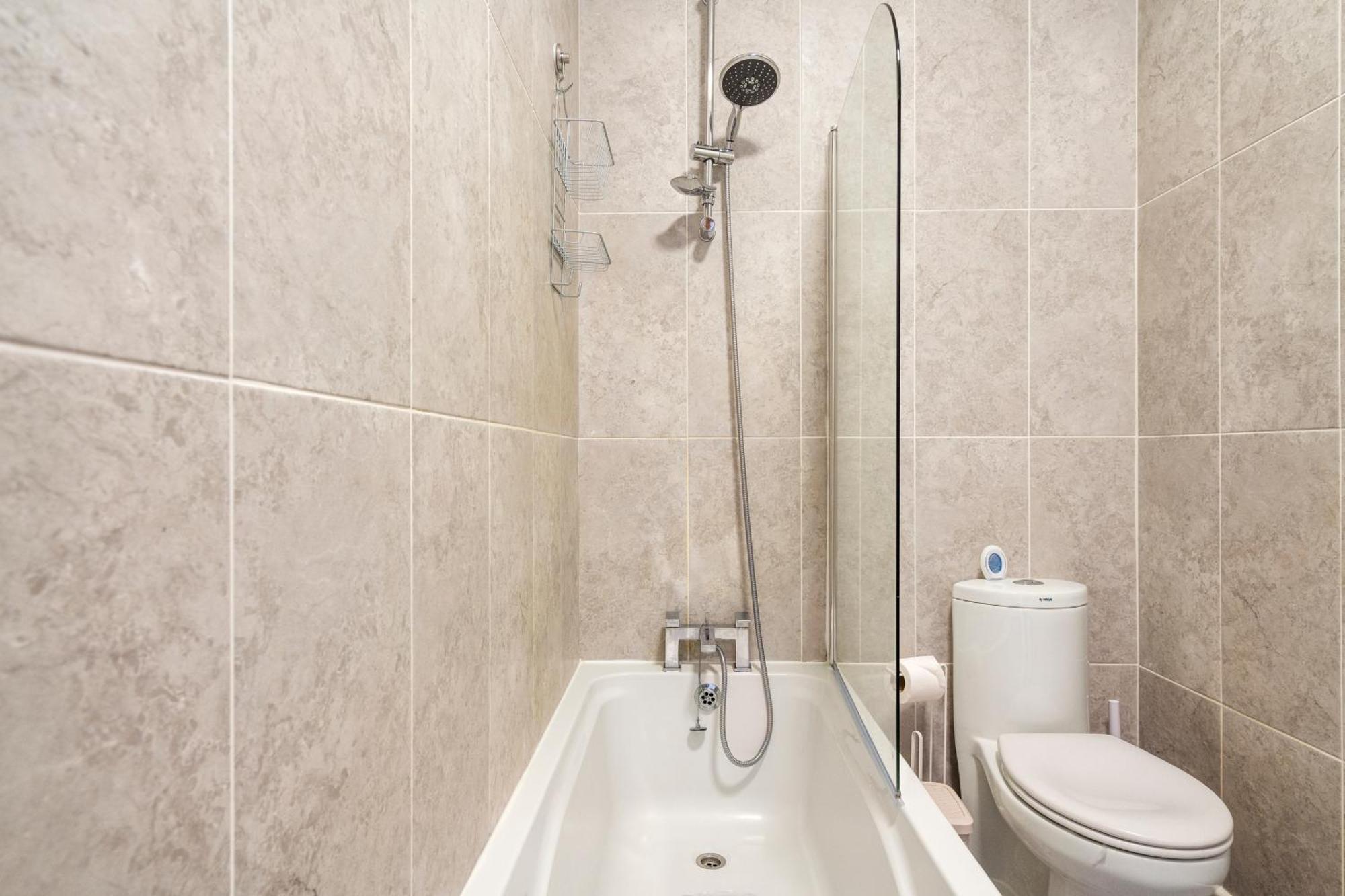 Modern 2 Bedroom Apartment In Mitcham, London Esterno foto
