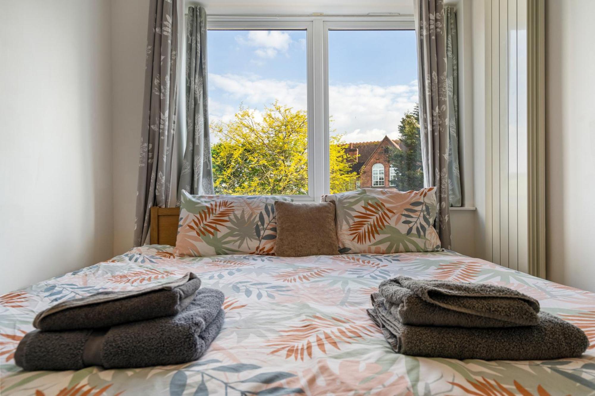 Modern 2 Bedroom Apartment In Mitcham, London Esterno foto